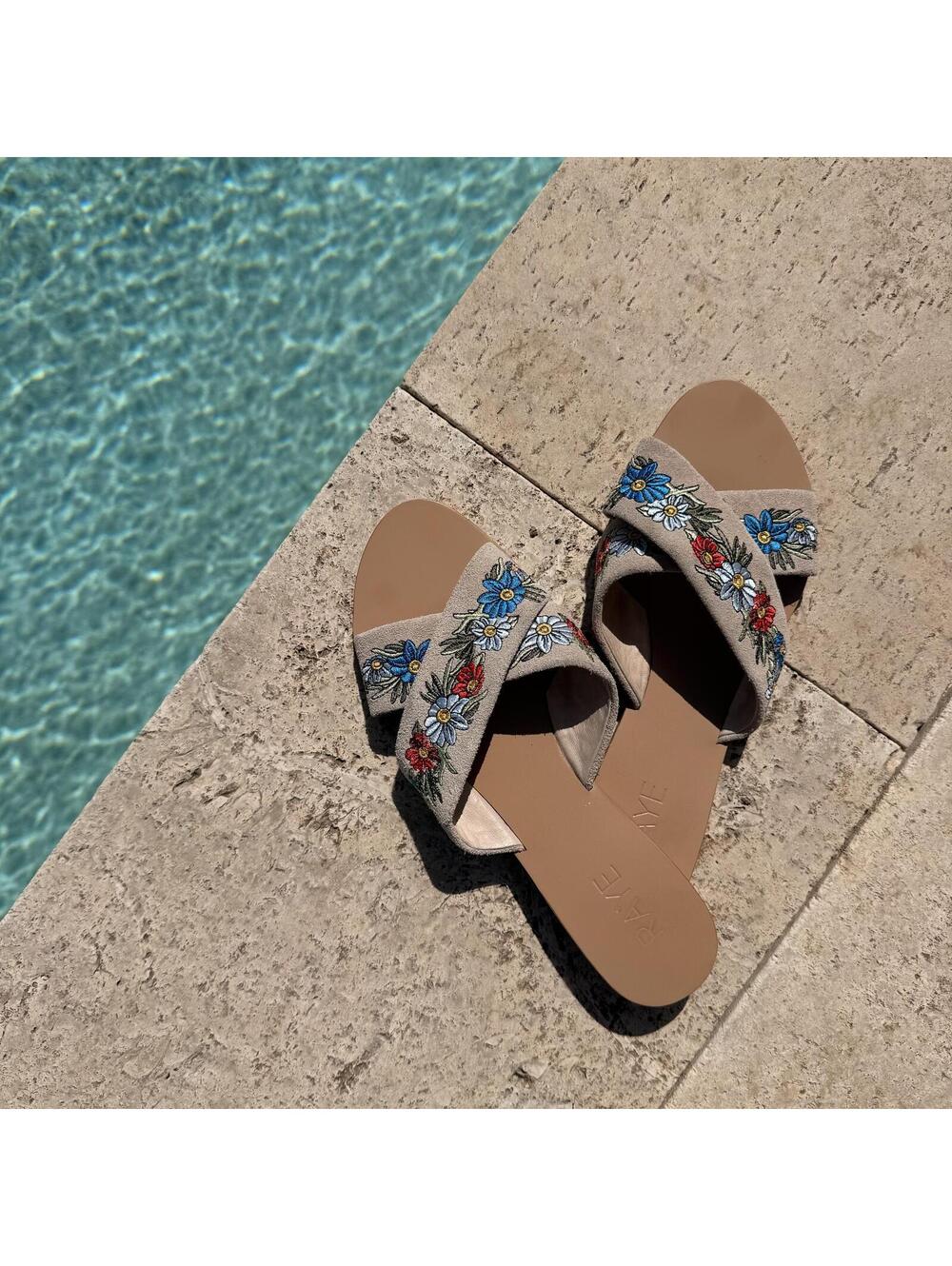 Raye Embroidered Floral Slide Vacation Sandals Size 9
